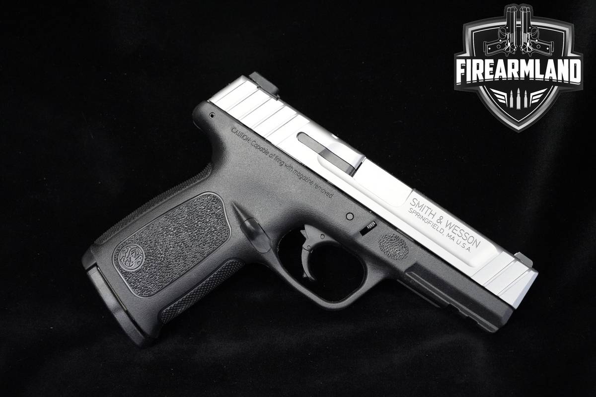Smith & Wesson (S&W) SD40 VE 40 S&W 4" Matte Stainless SD40 SD-40 +ORIG BOX