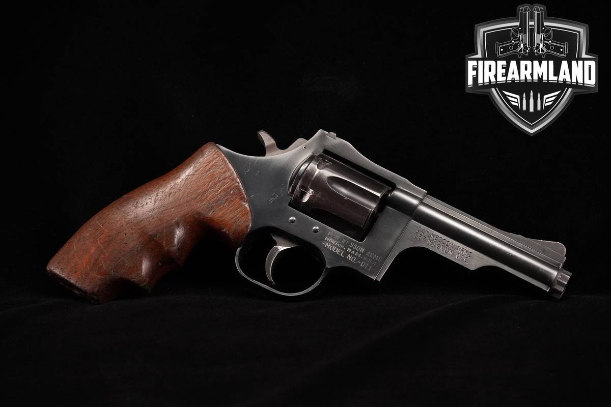 1970-1971 Dan Wesson Model D-11 D11 357 Magnum 4" Blued +ORIG BOX
