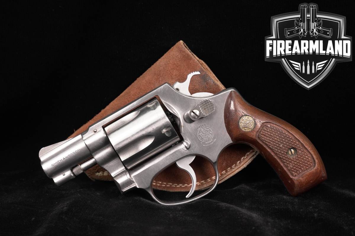 Smith & Wesson Model 60 Chiefs Special Stainless; No Dash S&W 38 Spl