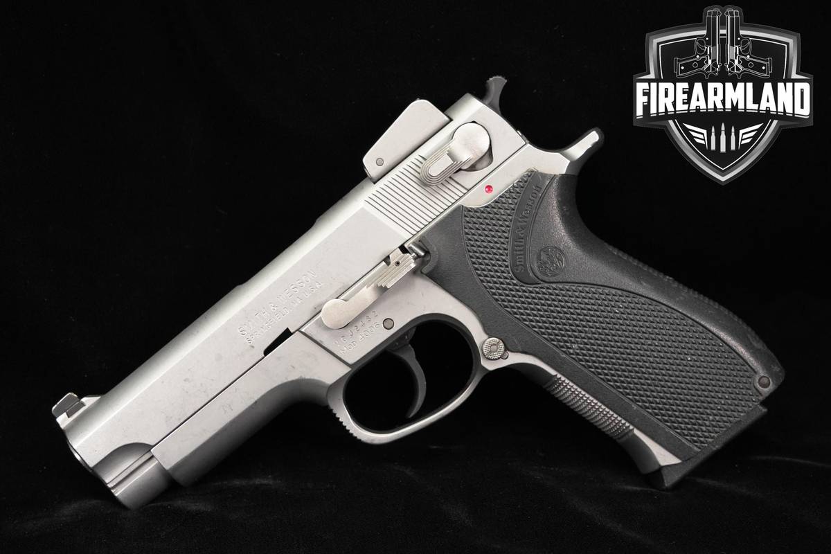 Smith & Wesson Model 4006 3rd Generation 40-S&W 4" Stainless +2 MAGS