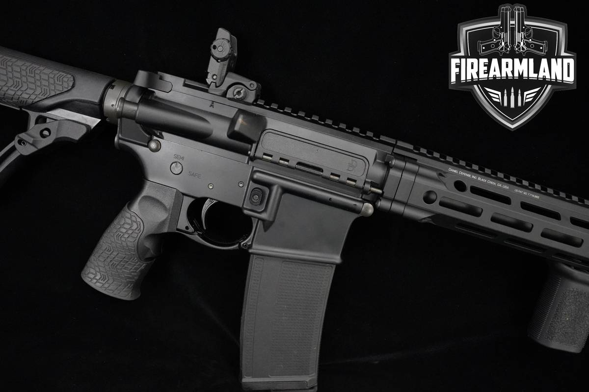 Daniel Defense DDM4-V7-LW 5.56 NATO AR-15 AR15 AR Daniel-Defense-DDM4-V7-LW