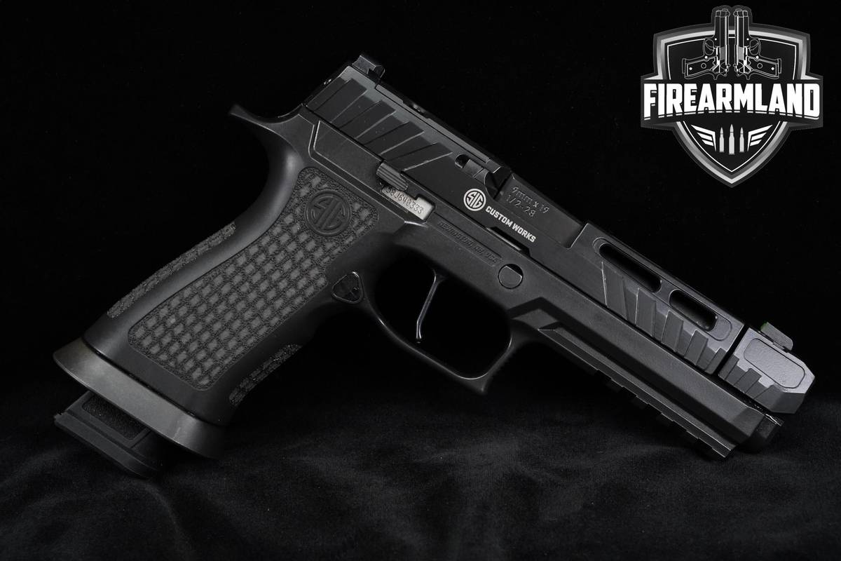 Sig Sauer P320 Spectre Comp Blackout Custom Works 9mm +2 MAGS & ORIG CASE