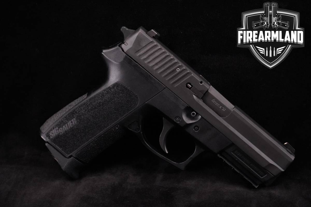 Sig Sauer SP2022 9mm 3.9" +2 MAGS, HOLSTER & OG CASE