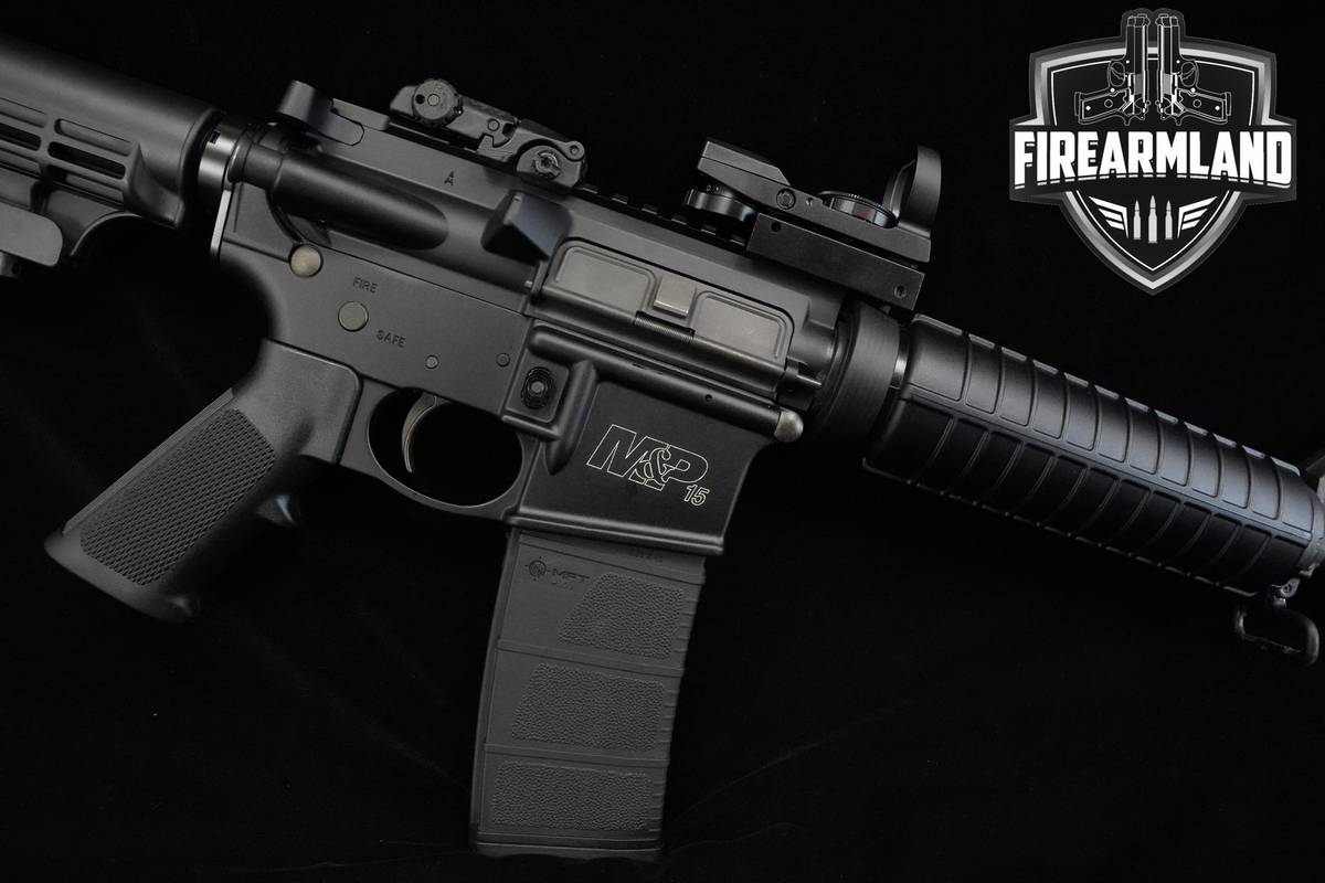 Smith & Wesson (S&W) M&P-15 5.56 NATO AR-15 AR15 AR S&W-M&P-15 AR15 +OPTIC