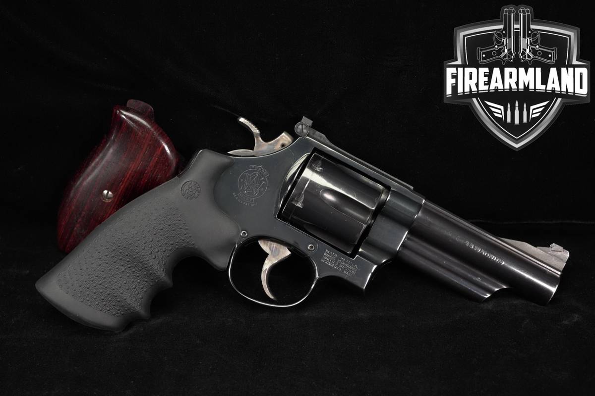 1980s Smith & Wesson Model 29-3 S&W 44 Rem Mag 4" Blued +GRIPS