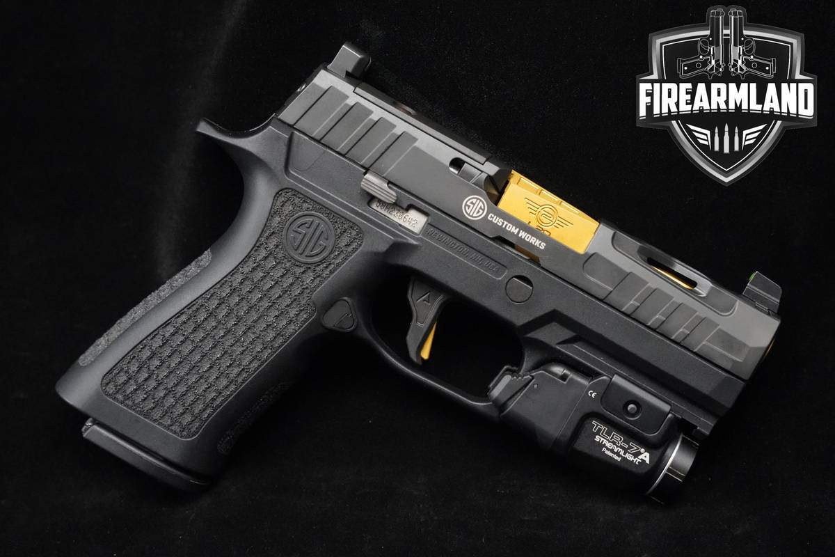 Sig Sauer P320 Spectre Custom Works 9mm Sig-Sauer P320 +3 MAGS & ORIG CASE