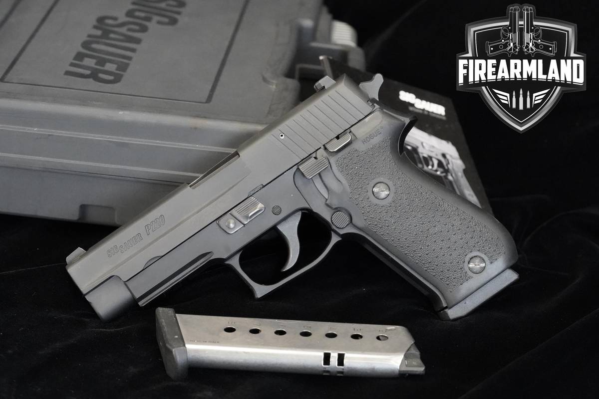 Sig Sauer P220 45 ACP 4.4" P220 P-220 +2 MAGS & ORIG CASE