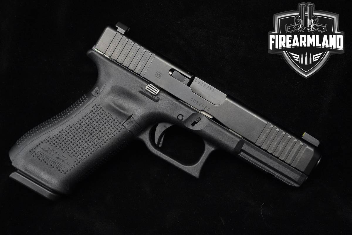 Glock 17 Gen5 G17 9mm 4.49" Glock-17 G-17 +5 MAGS & ORIG CASE