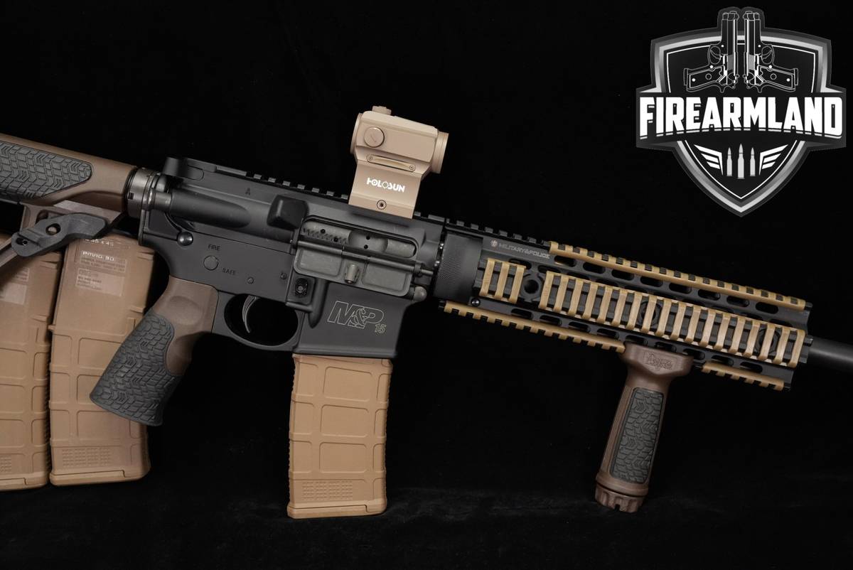 Smith & Wesson M&P-15 556 S&W AR15 AR M&P15 DANIEL DEFENSE UPGRADES +4 MAGS