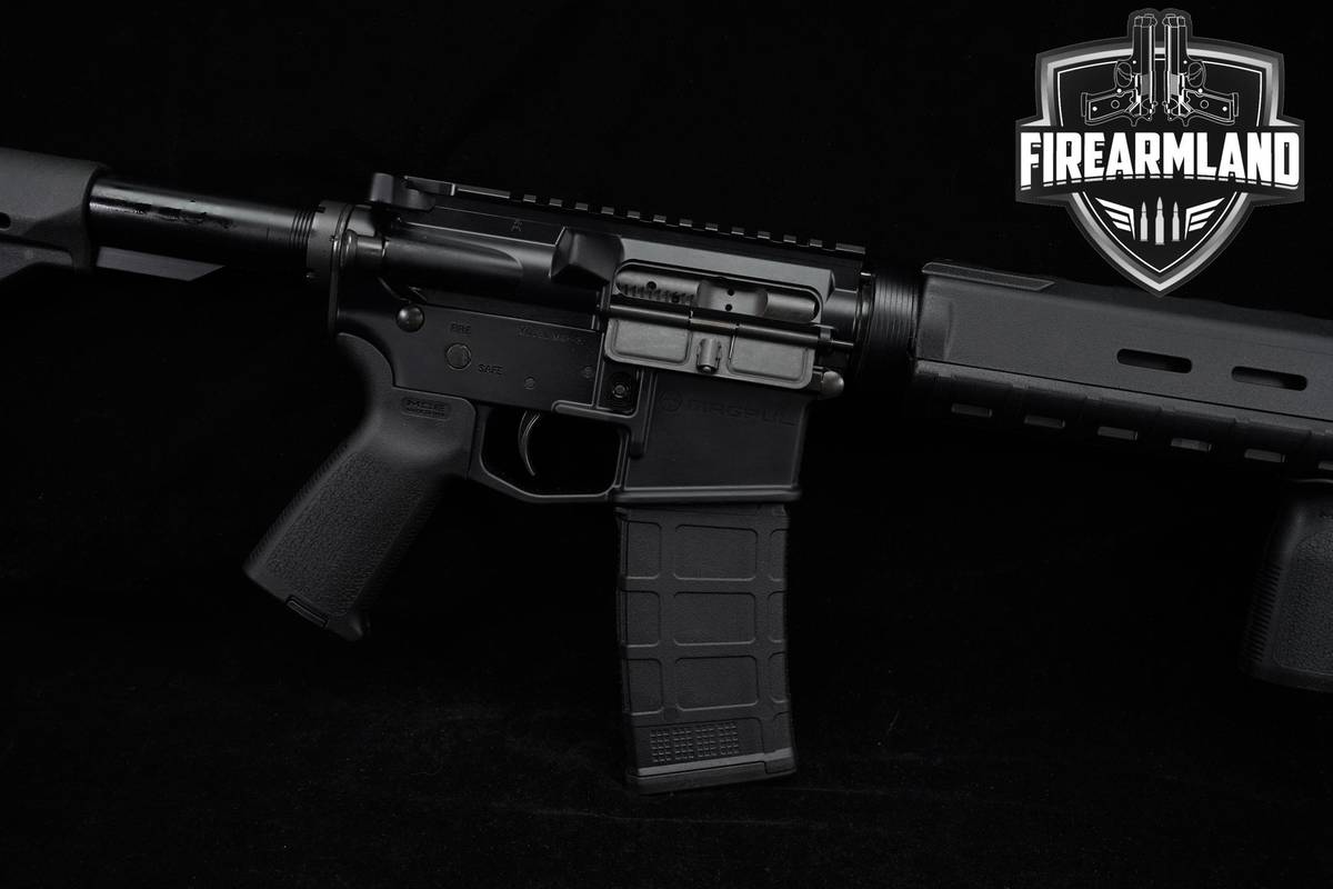 Smith & Wesson S&W M&P15 MOE Mid 5.56 NATO AR-15 AR15 16" 3 MAGS & ORIG BOX