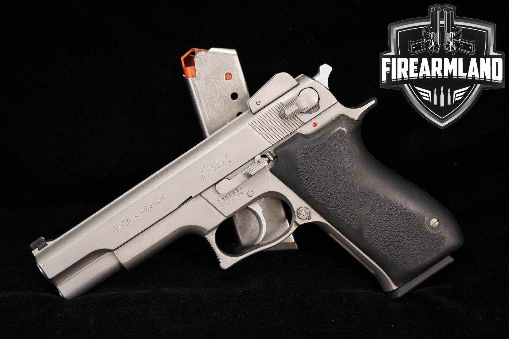 Pristine Smith & Wesson Model 4013 .40 S&W 3.5