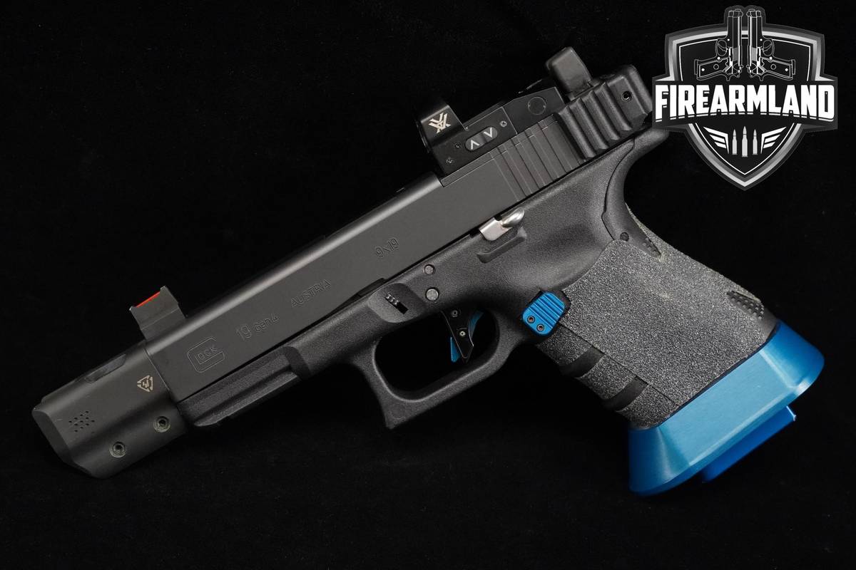 Glock 19 Gen4 9mm Glock-19 G19 Gen-4 +3 MAGS, CASE, HOLSTER & VORTEX VENOM