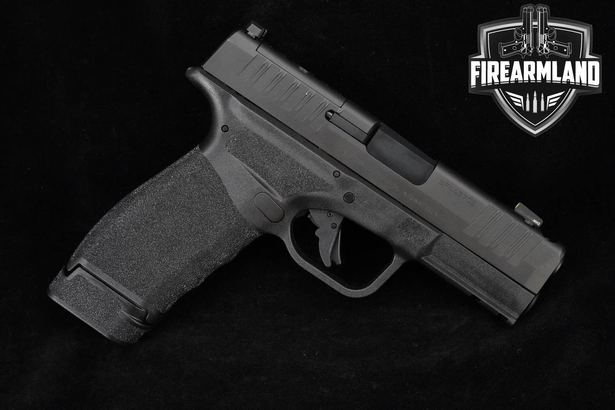 LIKE-NEW Springfield Armory Hellcat Pro Comp 9mm 3.7" Springfield +2 MAGS