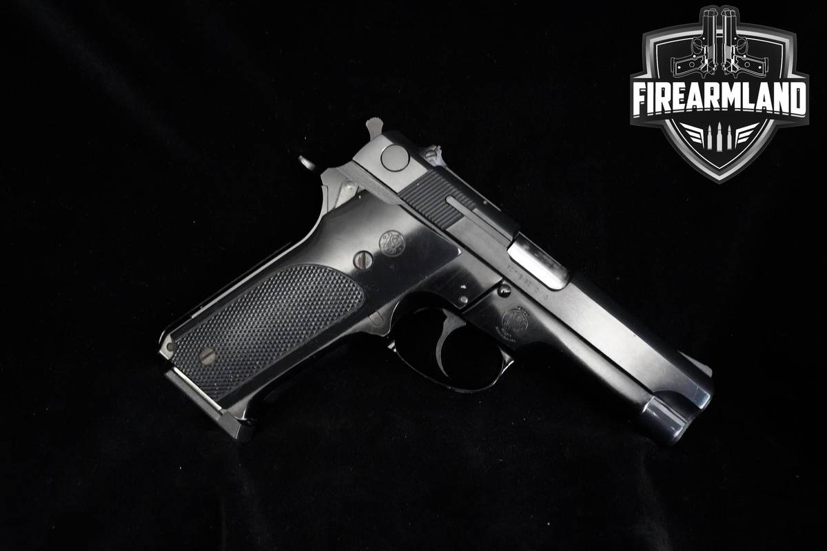 1973 Smith & Wesson (S&W) Model 59 9mm 4" Blued S&W 59 +2 MAGS