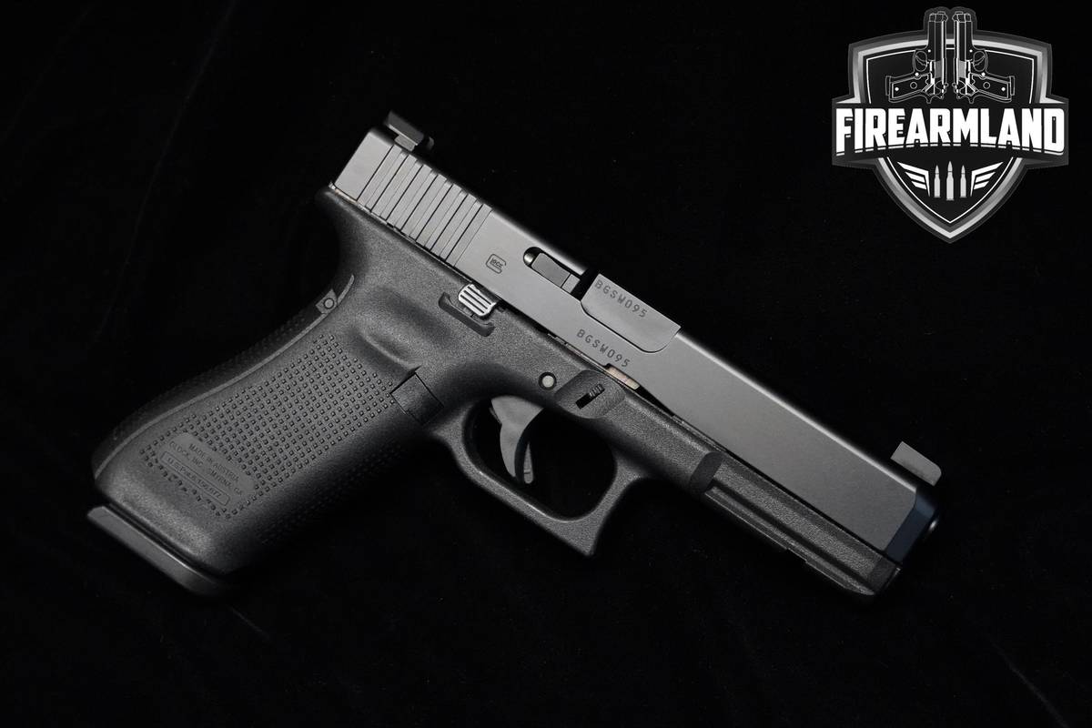 LIKE-NEW Glock 17 Gen5 9mm 4.49" Glock G17 G-17 Gen-5 +3 MAGS