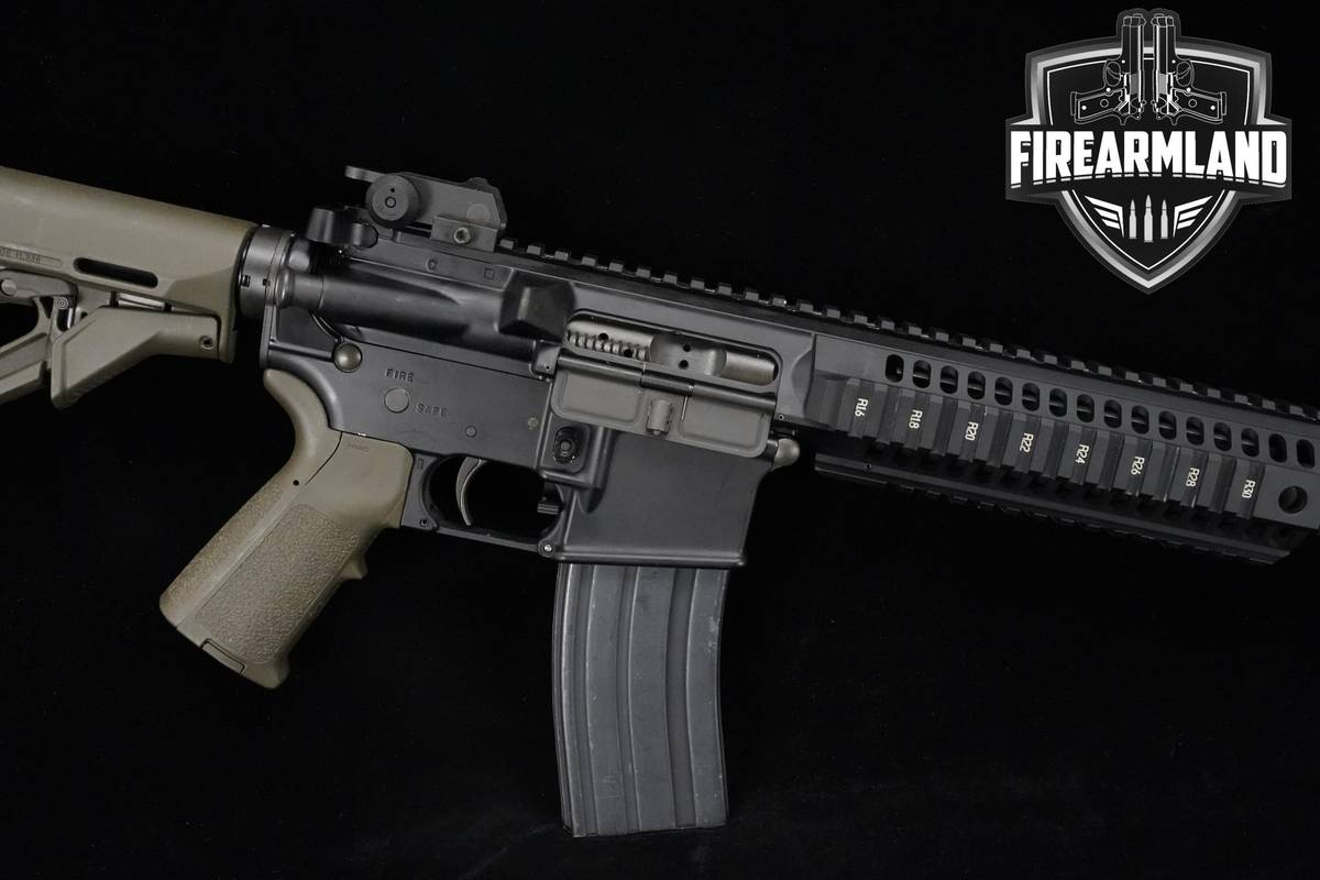 Colt M4 Carbine 5.56 NATO LE6940 AR15 AR Colt-M4 Carbine AR-15-AR15 2MAGS