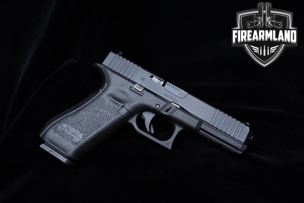 Glock 17 Gen5 9mm 4.49" 17 Glock G17 Gen-5 +3 MAGS & ORIG CASE