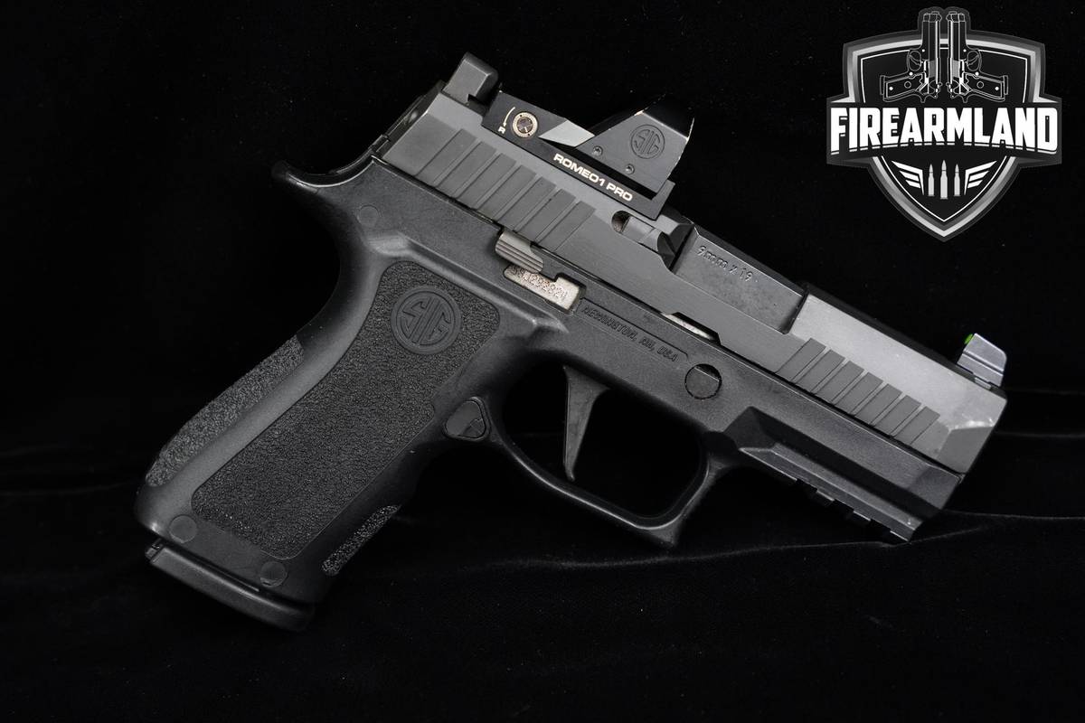 Sig Sauer P320 X-Compact 9mm 3.6" P-320 +3 MAGS, OPTIC & HOLSTER