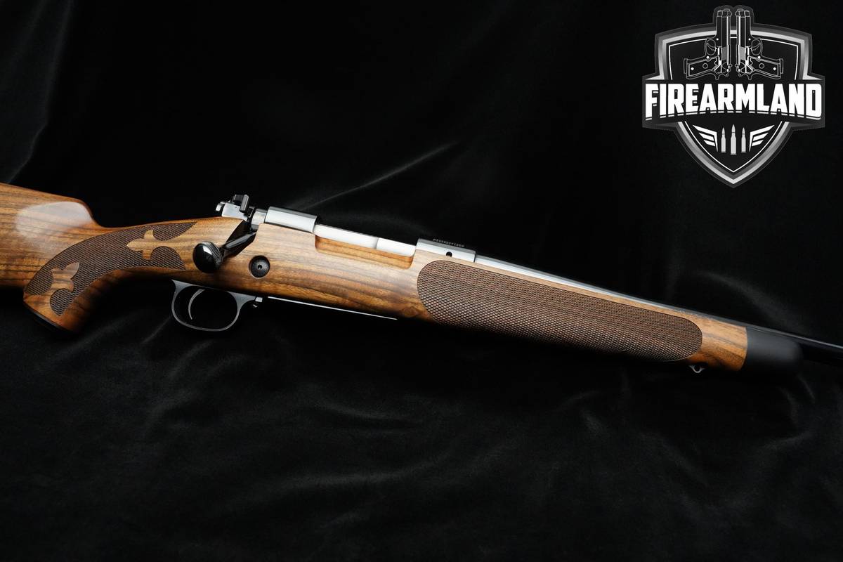 LNIB 99% Winchester Model 70 Super Grade French Walnut 6.8 Western 24" M70