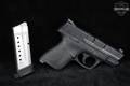 Smith & Wesson (S&W) M&P9 Shield No Thumb Safety; First Generation 9mm Luger Black in Very Good Condition Image 2