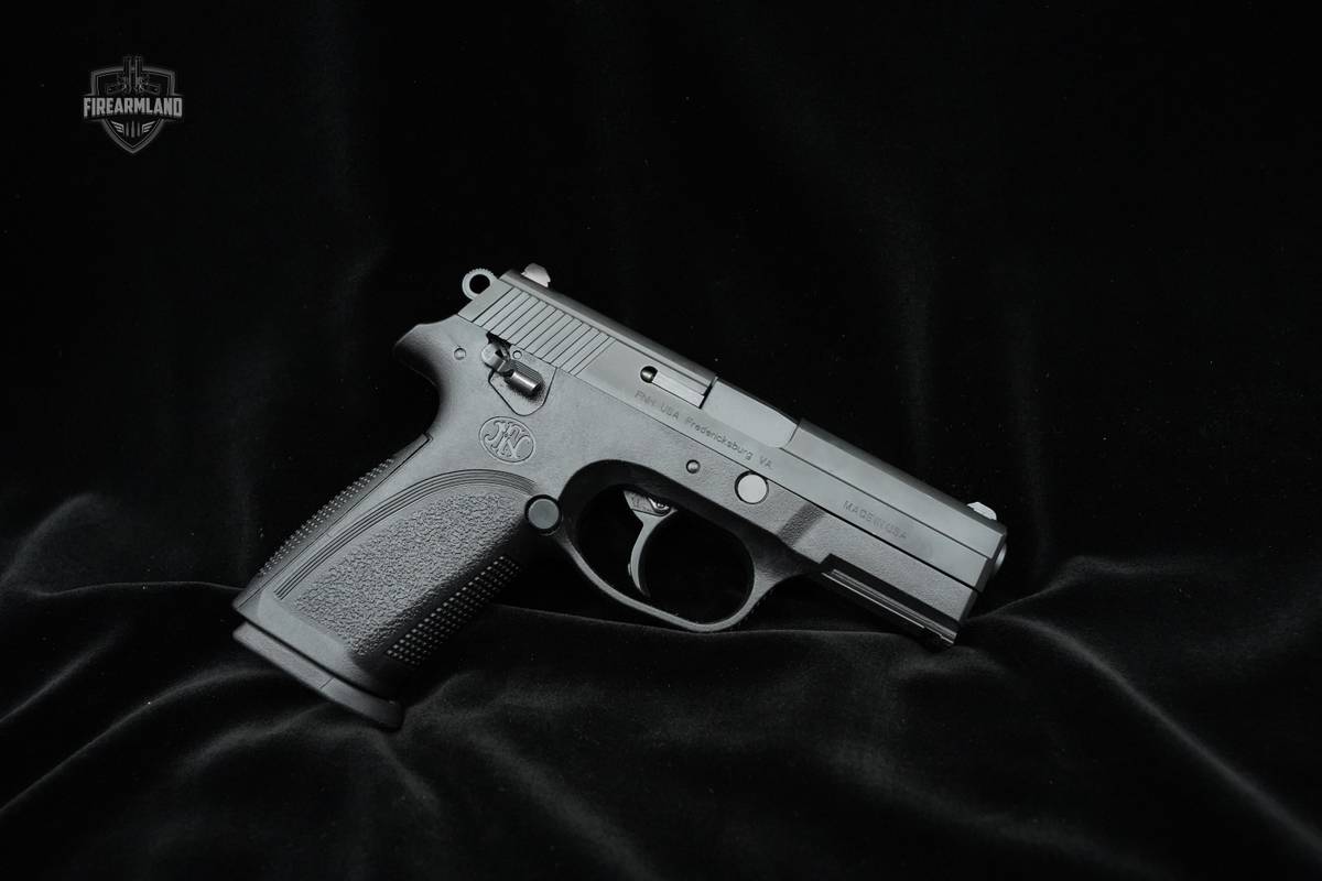 FN Herstal (FNH) FNP-40 .40 S&W in Excellent Condition