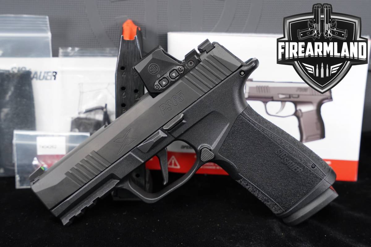 Sig Sauer P365XL XMACRO Grip 9mm 3.7" P365 X Macro +2 MAGS, OG CASE & OPTIC