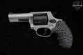 Taurus 605 Defender VZ Grips .357 Mag. Two-Tone Stainless & Black in Excellent Condition Image 3