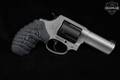 Taurus 605 Defender VZ Grips .357 Mag. Two-Tone Stainless & Black in Excellent Condition Image 4