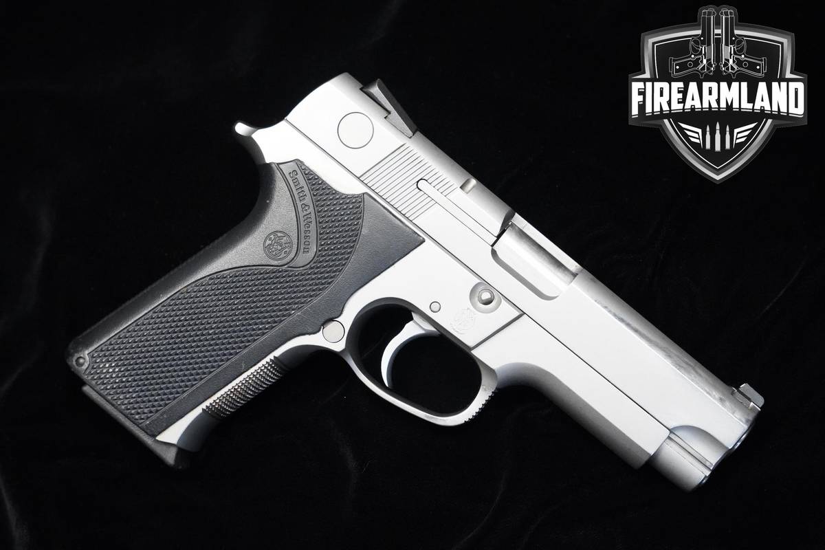 1992 Smith & Wesson (S&W) Model 4046 40 S&W 4" Stainless Steel 4046 +2 MAGS