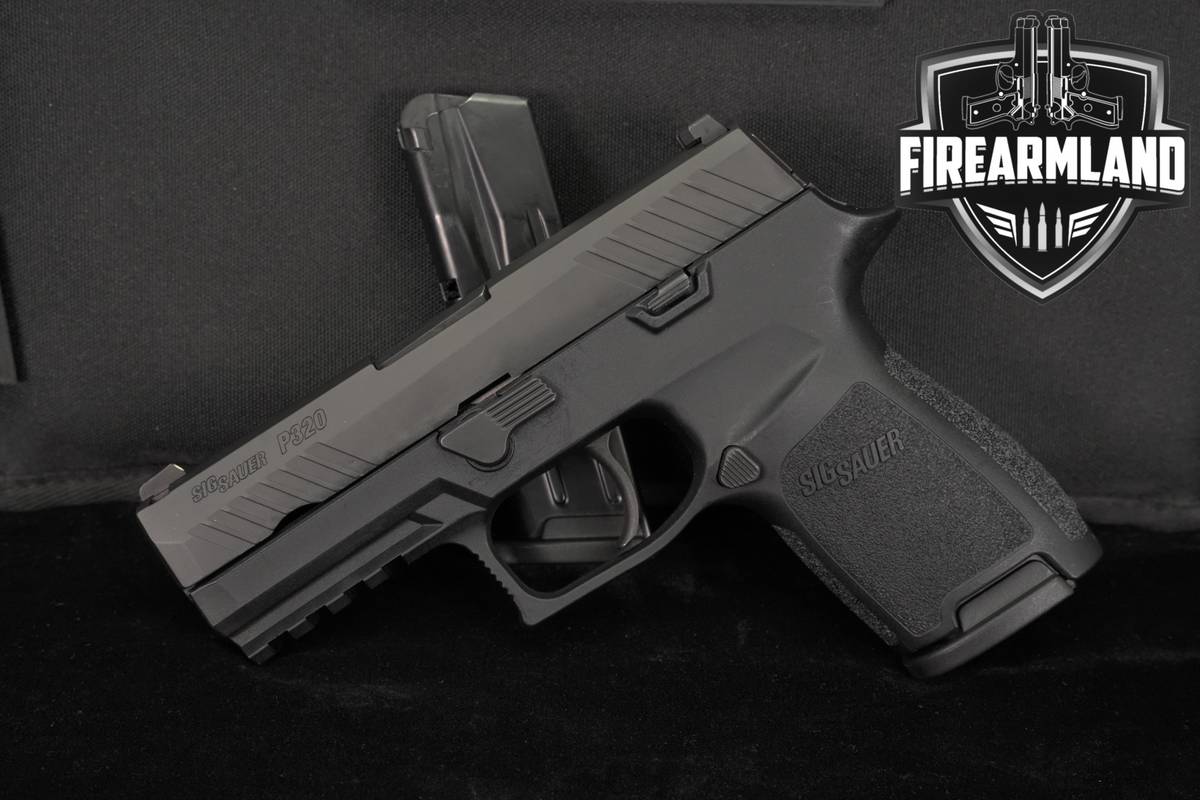 Sig Sauer P320 Compact 9mm 3.9 P 320 +2 MAGS, CASE