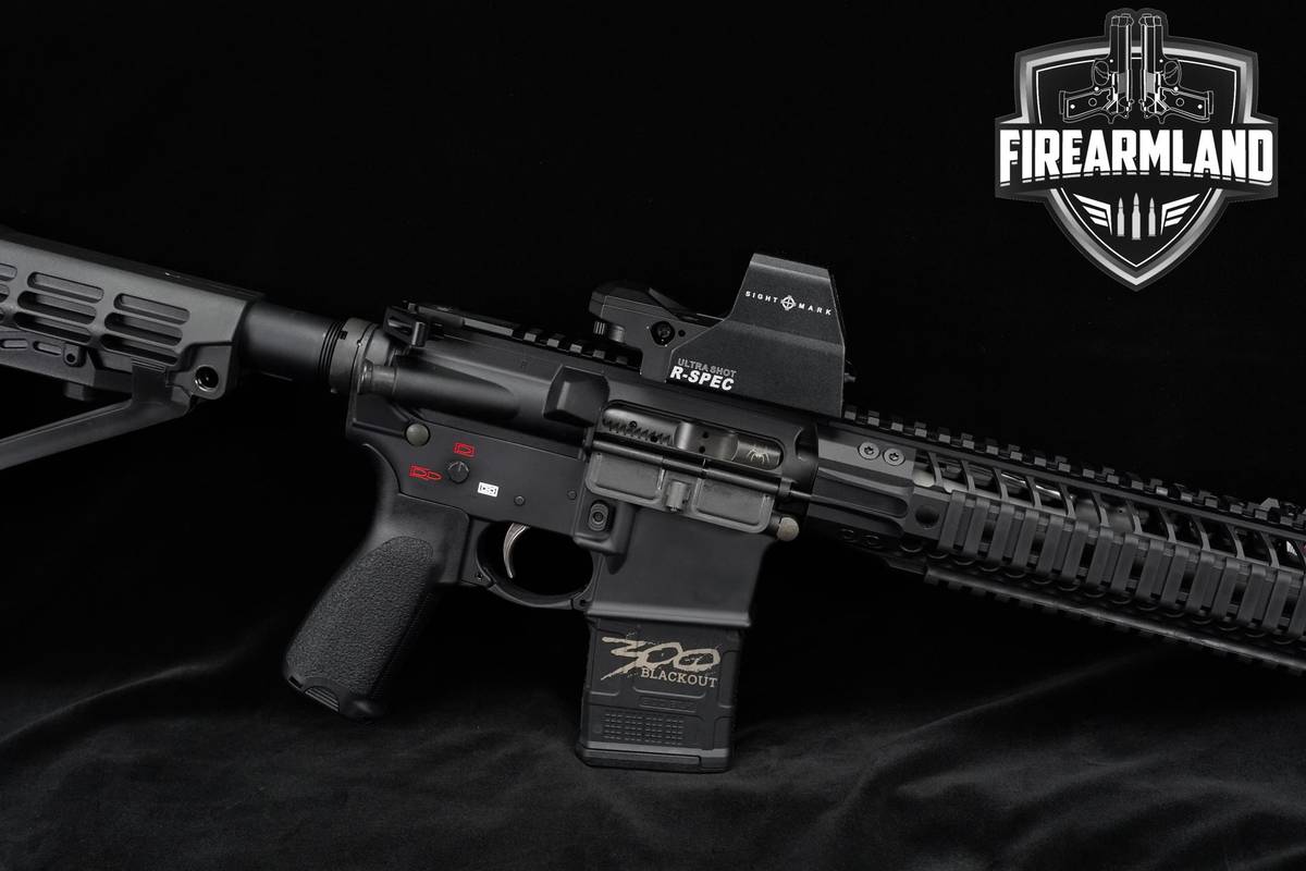 Spikes Tactical ST15 300 Blackout 10.5" AR-15 AR15 +2 MAGS & OPTIC
