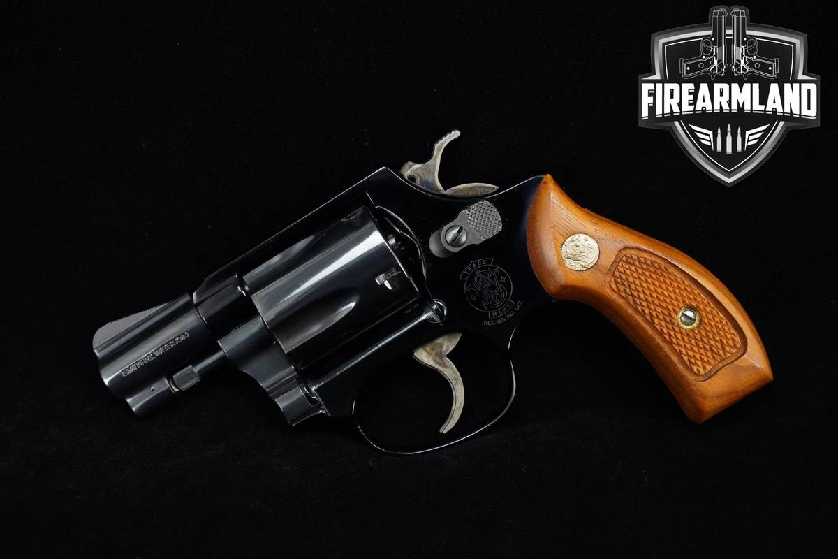 MINTY Smith & Wesson Model 37 Chiefs Special Airweight 38-Special 2" S&W 37