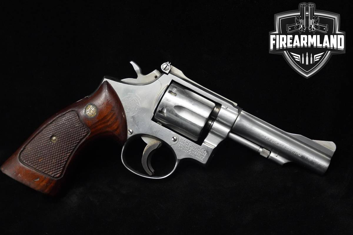 FIRST YEAR 1972 Smith & Wesson (S&W) Model 67 Combat Masterpiece 38 Special