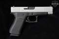 Glock 48 Two-Tone Slimline 9mm Luger (9x19 Para) Two-Tone in Excellent Condition Image 3