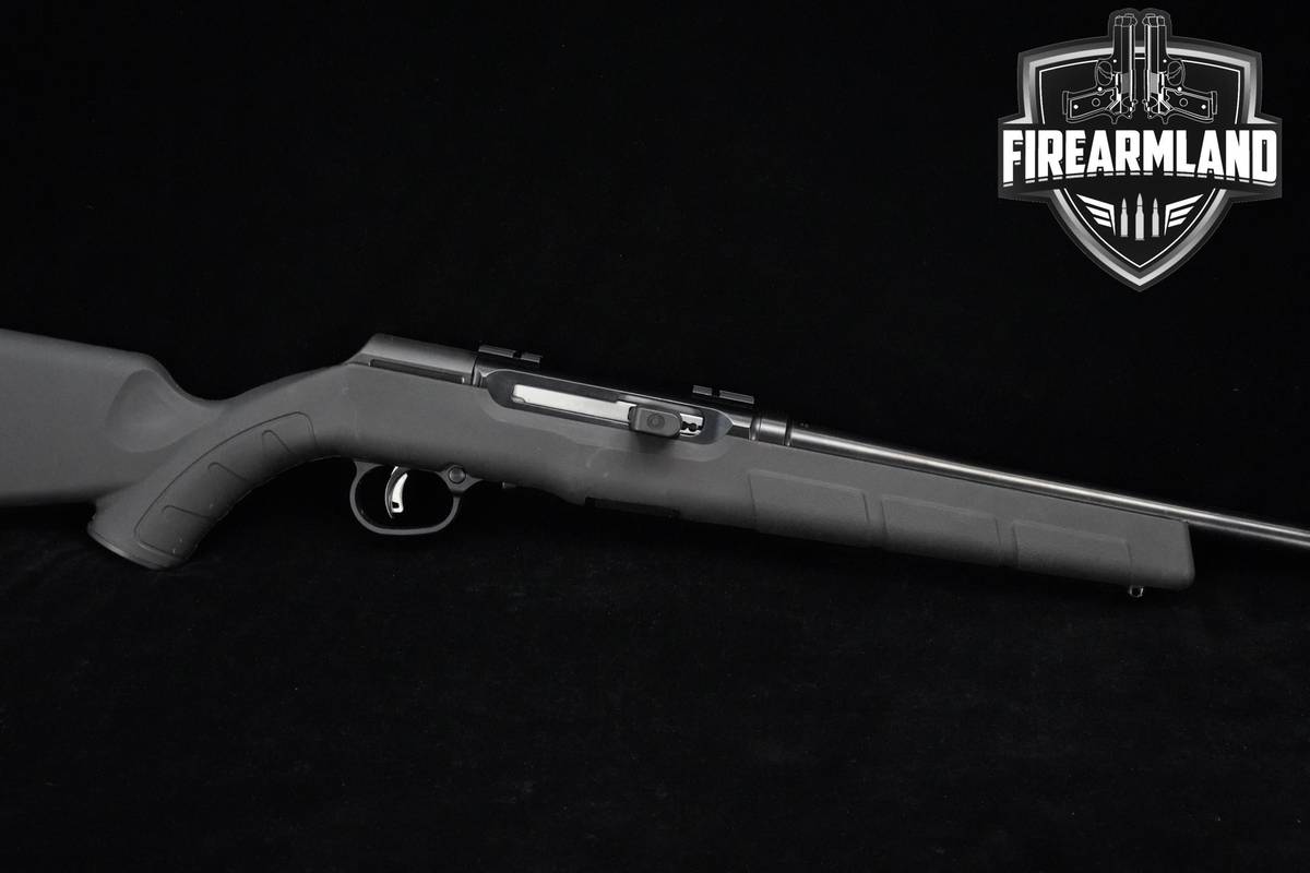 Savage Arms A17 17 HMR 22" +3 MAGS