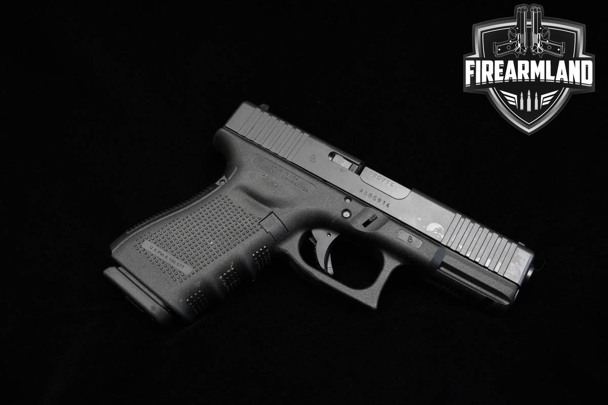 Glock 19 Gen4 9mm 4.02" Glock G19 +3 MAGS, ORIG CASE & HOLSTER G-19 Gen-4