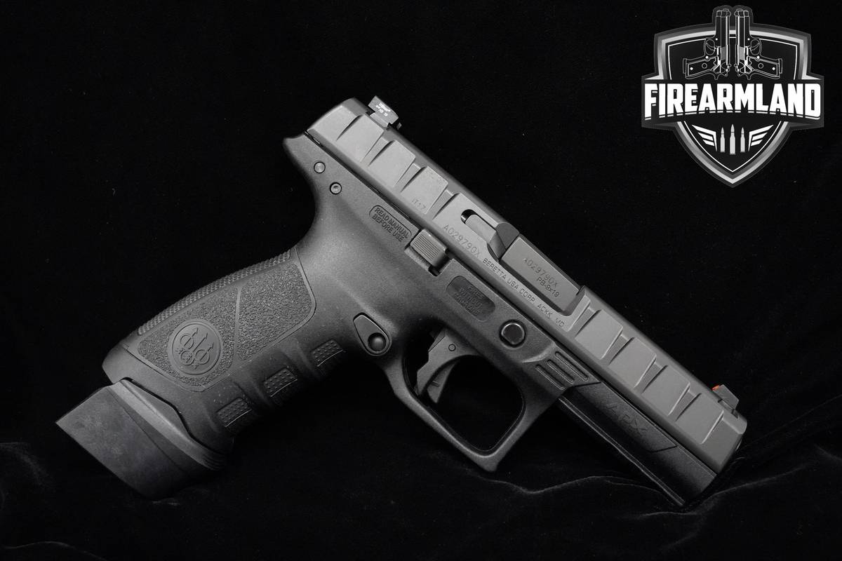 Beretta APX 9mm 4.2" Beretta +4 MAGS & ORIG CASE