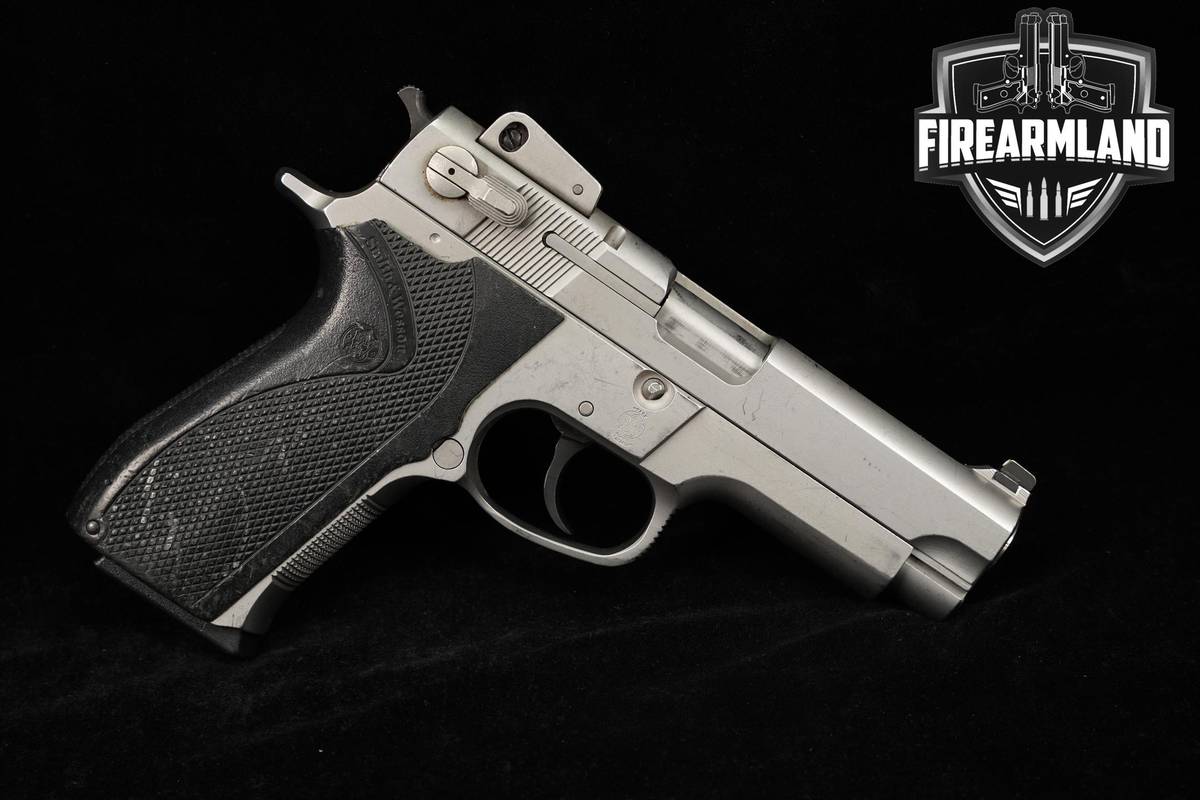 Smith & Wesson S&W Model 4006 40S&W 4" Stainless DA-SA +3 MAGS & HOLSTER