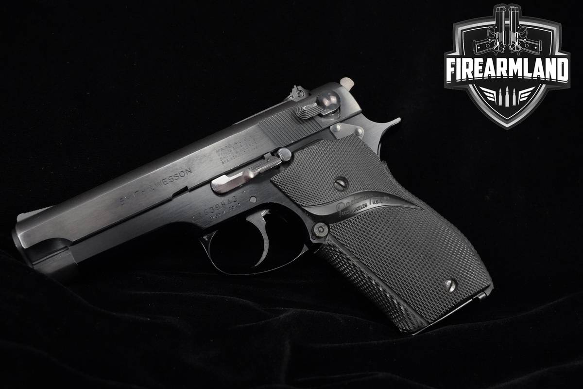 NICE 1980 Smith & Wesson (S&W) Model 39-2 9mm 4" Blued S&W 39-2 +4 MAGS