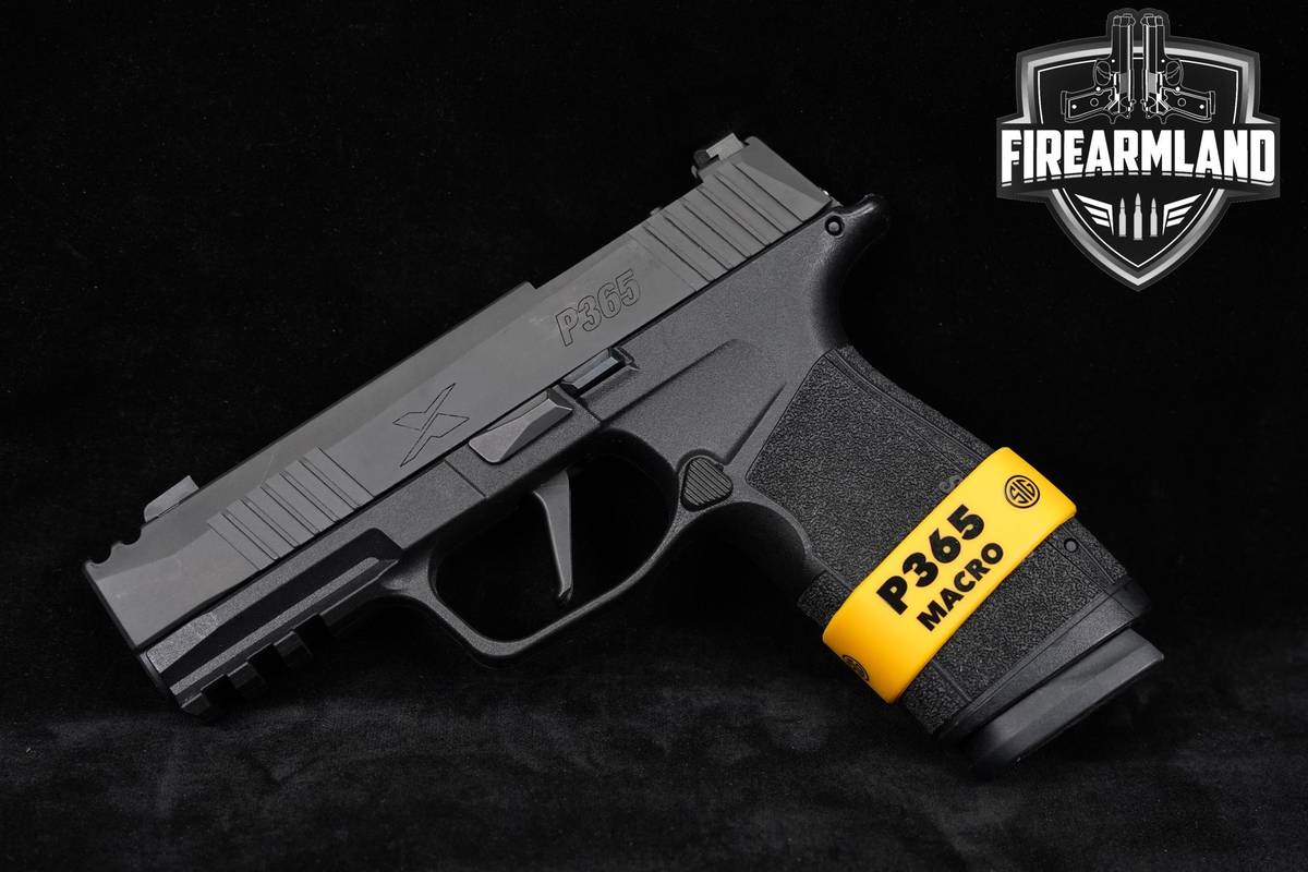 Sig Sauer P365 XMACRO COMP 9mm P-365 X-Macro +2 MAGS, OG CASE & HOLSTER