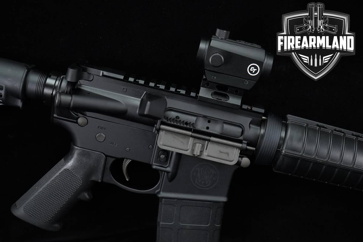 Smith & Wesson S&W M&P-15 5.56 NATO AR15 16 +OPTIC