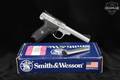 Smith & Wesson (S&W) SW22 Victory .22 LR Stainless Steel in Excellent Condition Image 2
