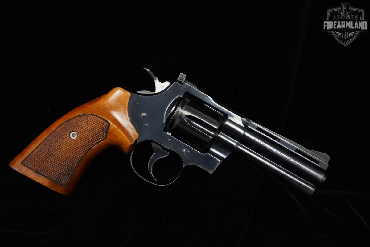 SNAKE-GUN! 1961 Colt Python 357 Magnum 4" Royal Blue Colt VENT RIB DA/SA