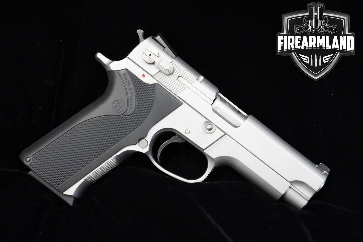PRISTINE! 1994 SAO Smith & Wesson (S&W) Model 4006 40 S&W 4" Stainless 4006