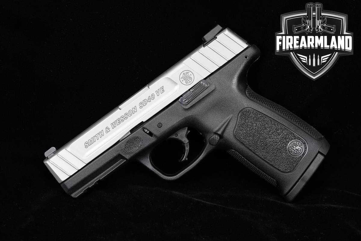 Smith & Wesson SD40 VE 40 S&W 4" Two-Tone Stainless & Black SD SD40VE