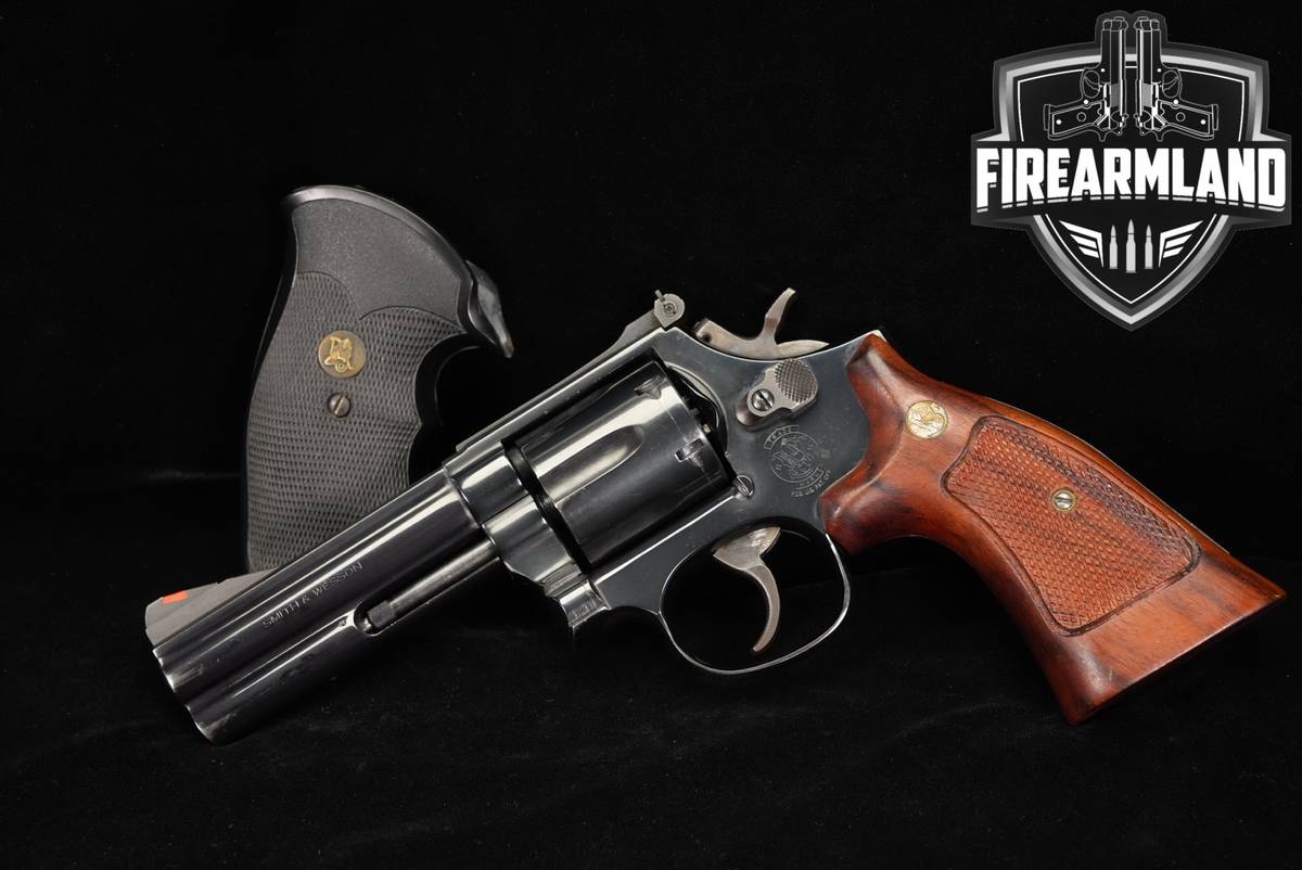 1983 Smith & Wesson Model 586 No Dash S&W 357 Magnum 4" High Polish Blue