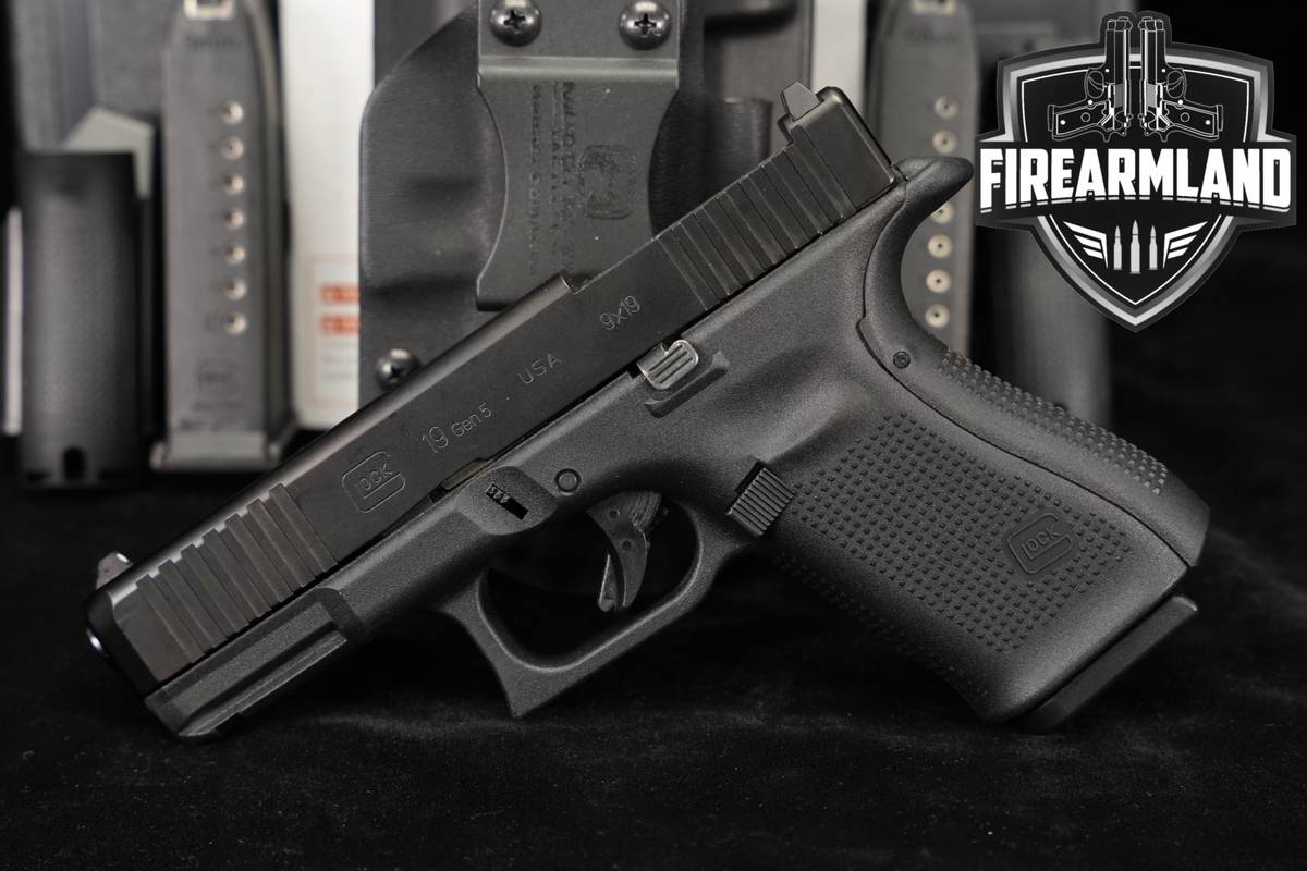 Glock 19 Gen5 MOS G19 Gen 5 9mm 4.02 +3 MAGS, ORIG CASE & HOLSTER