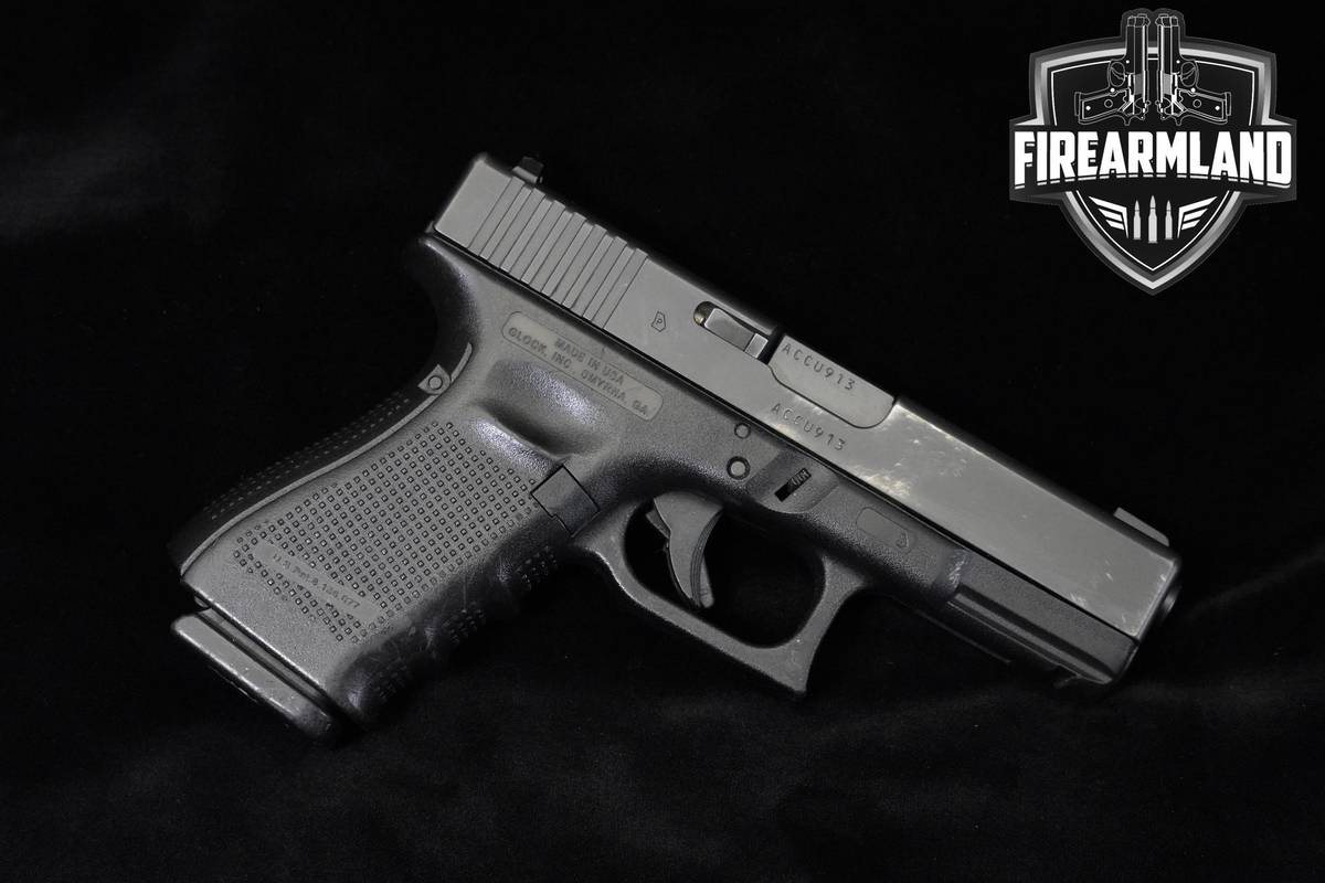 Glock 19 Gen3 9mm 4.02" Glock G19 Gen-3 +2 MAGS, ORIG CASE & HOLSTER