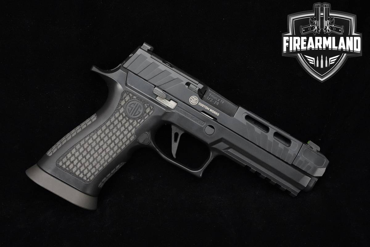 Sig Sauer P320 Spectre Comp Blackout 9mm Sig-Sauer P320 +5 MAGS & ORIG CASE