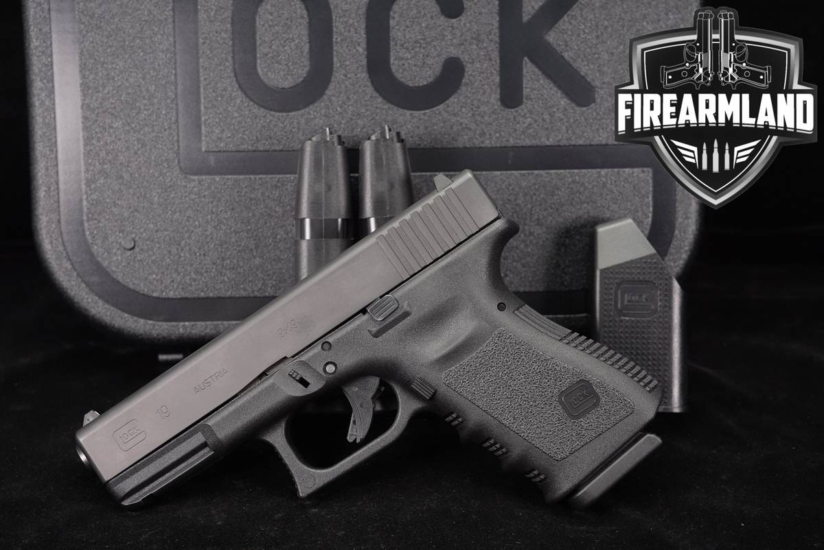 Glock 19 Gen3 G19 Gen 3 9mm 4.02" +THREE MAGS & ORIG CASE